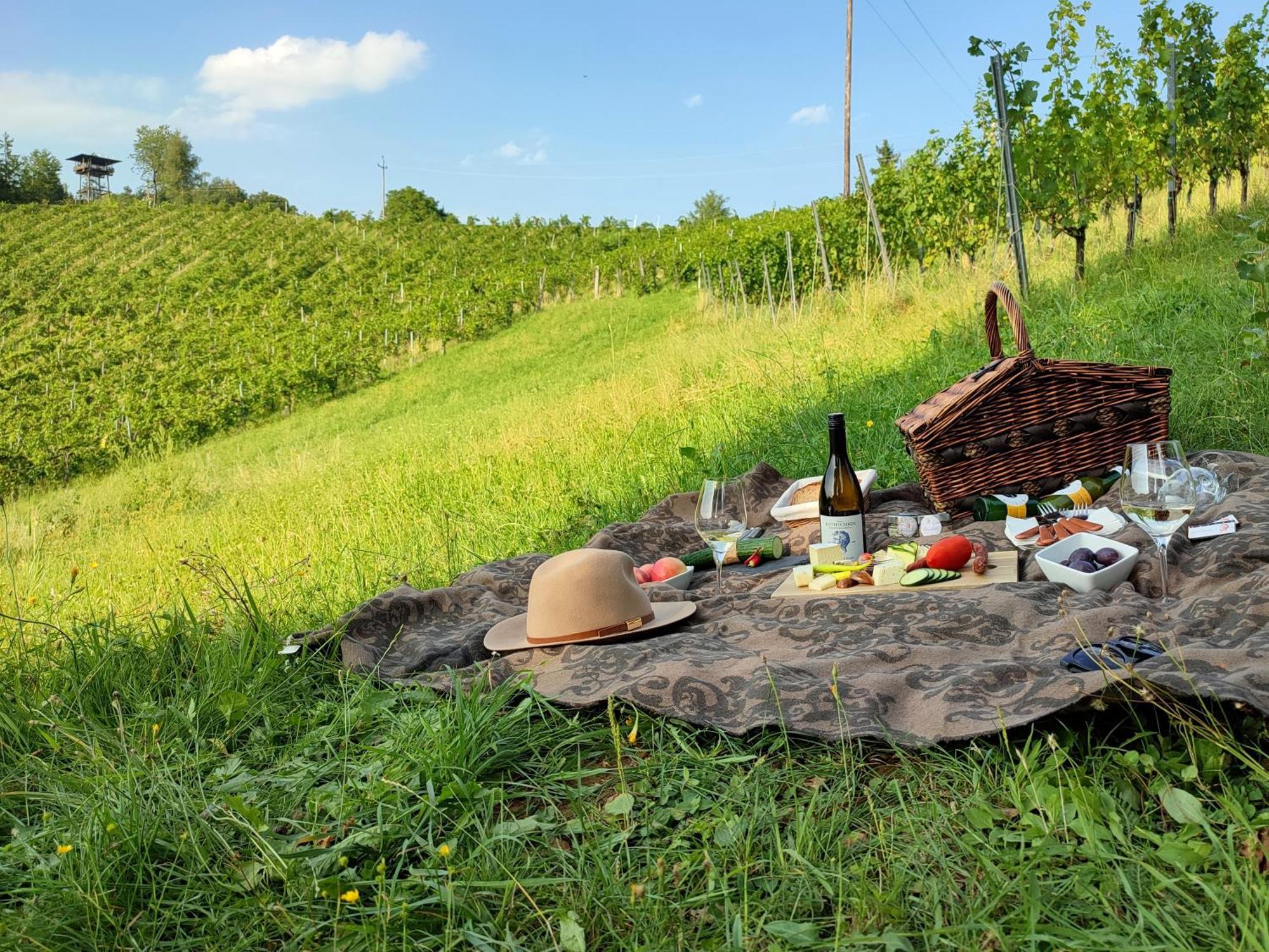 Weingut Winzerzimmer Rothschaedl Leutschach Exterior foto